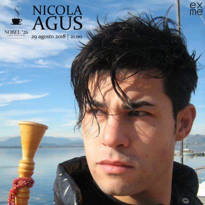Un uomo, la sua voce e ottanta strumenti: Nicola Agus in concerto al Nobel &#039;26.